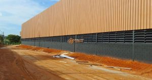 Janela industrial sob medida, indicada para galpões, fábricas e depósitos, com foco em resistência e ventilação.